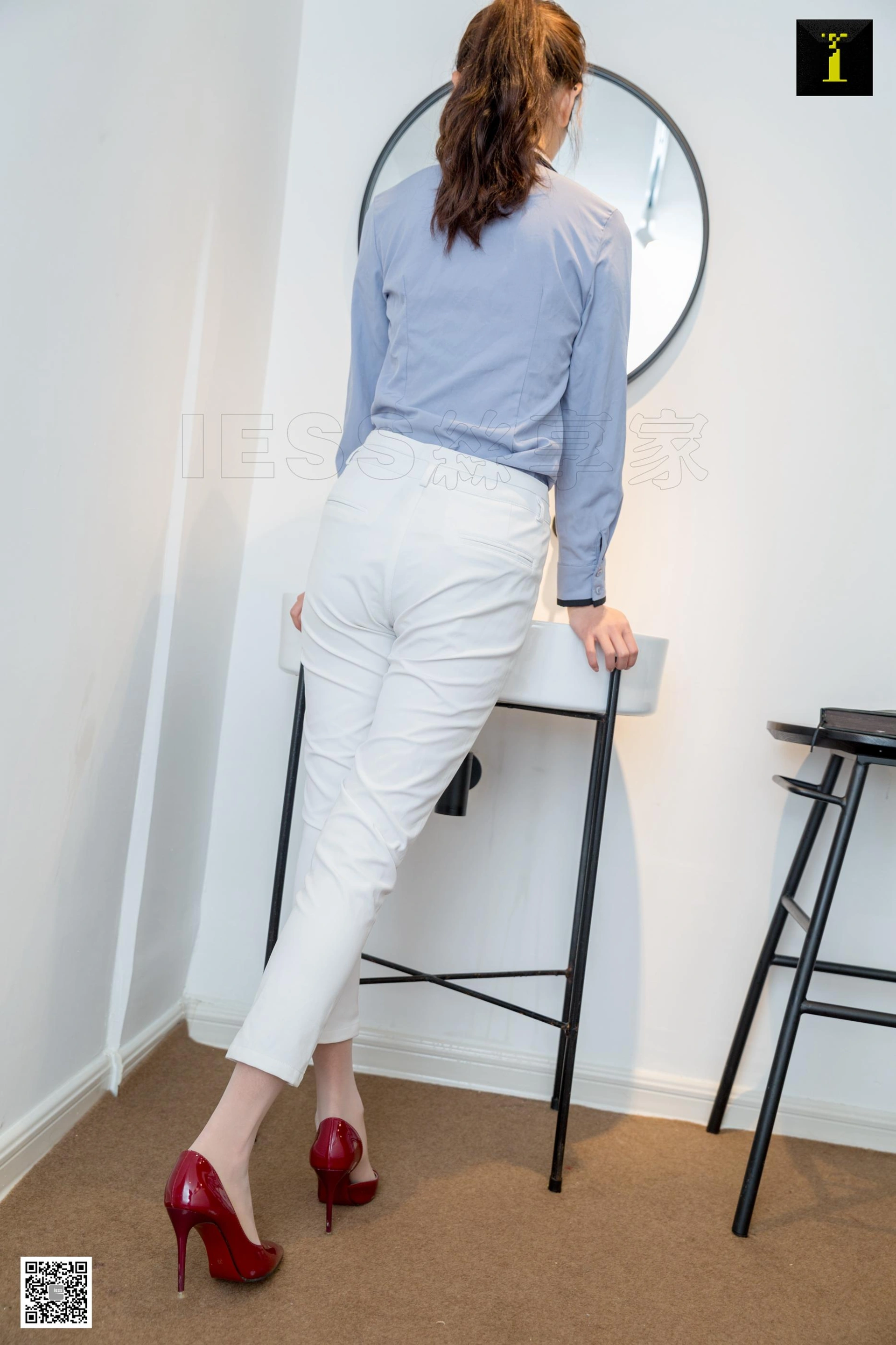[IESS异思趣向]2019.05.01 丝享家475:婉萍简约白色西装裤 0